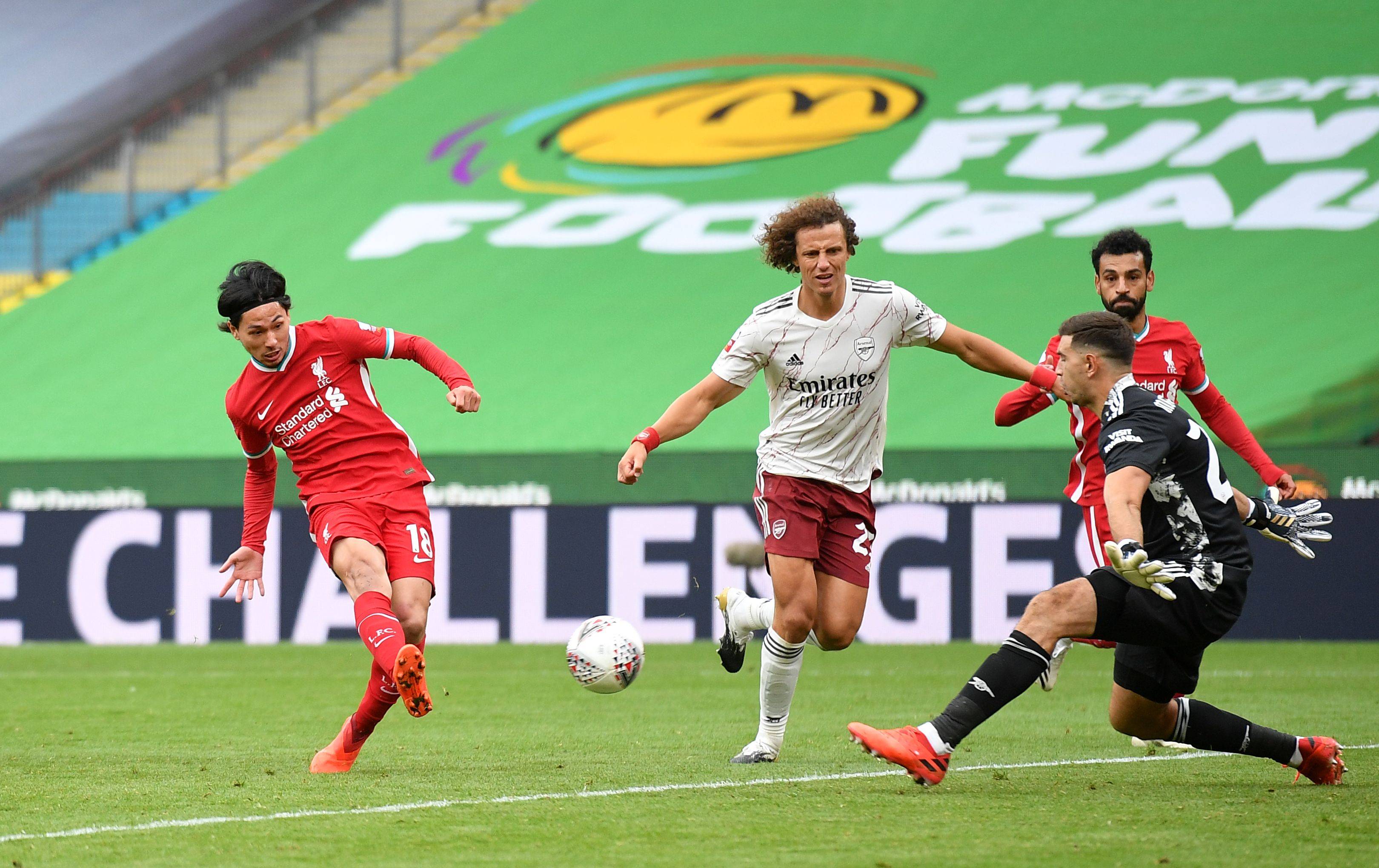 pg游戏关于今晚社区盾焦点战;阿森纳战术微调;气氛紧张;临场指挥获称赞的信息